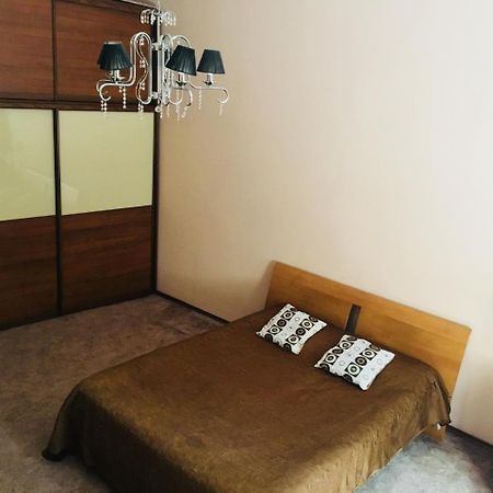 Apartment In The City Centre Лвив Екстериор снимка