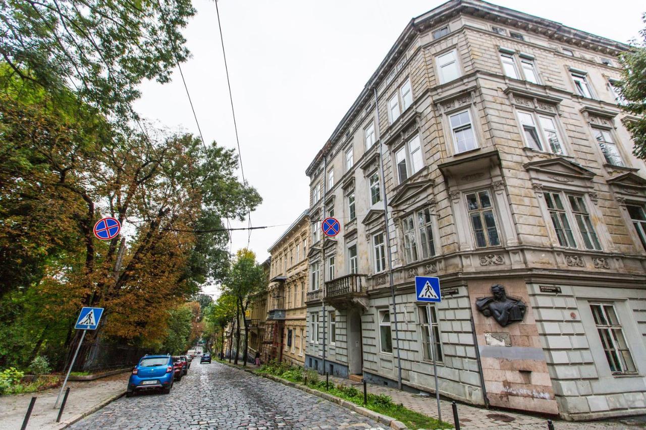 Apartment In The City Centre Лвив Екстериор снимка